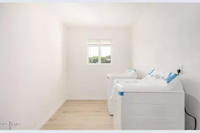 10076 W Peoria Avenue, Sun City, AZ 85351 - Photo 25