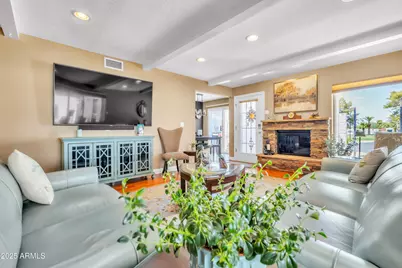 611 E Tam Oshanter, Phoenix, AZ 85022 - Photo 1