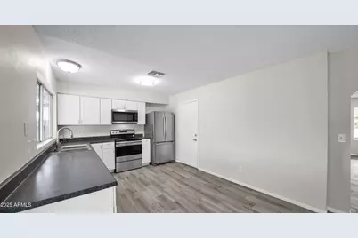 5214 W Cholla Street, Glendale, AZ 85304 - Photo 9