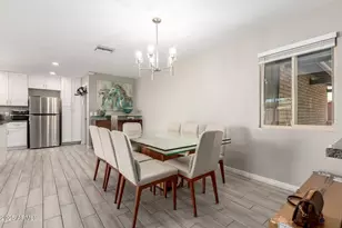 402 E Morrow Dr, Phoenix, AZ 85024 - Photo 9