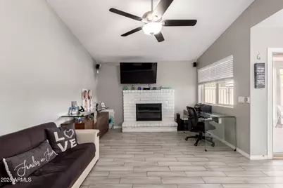 402 E Morrow Drive, Phoenix, AZ 85024 - Photo 11