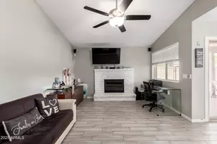 402 E Morrow Dr, Phoenix, AZ 85024 - Photo 11