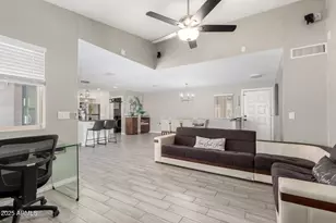 402 E Morrow Dr, Phoenix, AZ 85024 - Photo 7