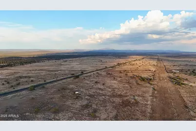 10111 W Old Highway 66 -- #7, Ash Fork, AZ 86320 - Photo 11