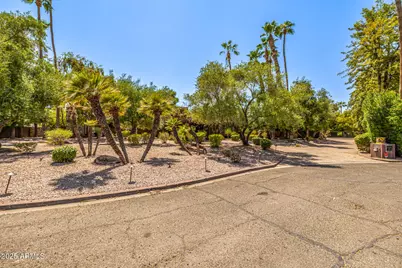 8424 N Golf Drive, Paradise Valley, AZ 85253 - Photo 7