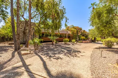 8424 N Golf Drive, Paradise Valley, AZ 85253 - Photo 13