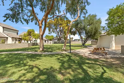 1142 E Kaler Drive, Phoenix, AZ 85020 - Photo 31