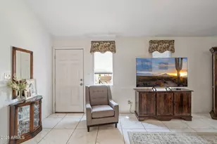 1142 E Kaler Dr, Phoenix, AZ 85020 - Photo 7