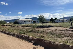 11 W Upton, Pearce, AZ 85625 - Photo 1