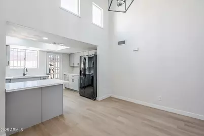 2223 E Catalina Drive, Phoenix, AZ 85016 - Photo 7