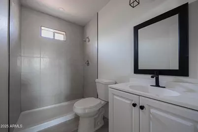 1915 N 26th Place #Apt 6, Phoenix, AZ 85008 - Photo 9