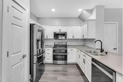 2366 N 73rd Lane, Phoenix, AZ 85035 - Photo 9