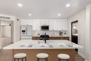 3021 W Angela Dr, Phoenix, AZ 85053 - Photo 1