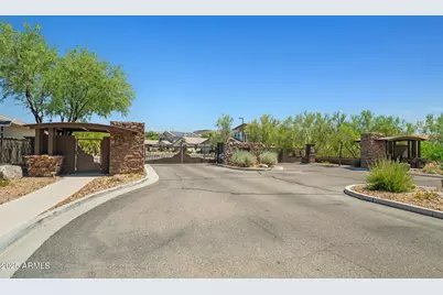 2929 W Amber Sun Drive, Phoenix, AZ 85085 - Photo 33