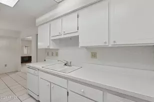 10072 W Lancaster Dr, Sun City, AZ 85351 - Photo 9