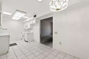 10072 W Lancaster Dr, Sun City, AZ 85351 - Photo 13