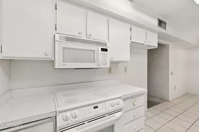 10072 W Lancaster Drive, Sun City, AZ 85351 - Photo 11