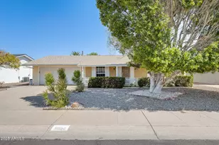 11032 W Cumberland Dr, Sun City, AZ 85351 - Photo 1