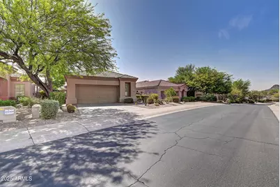 9039 N Broken Bow Street, Fountain Hills, AZ 85268 - Photo 9