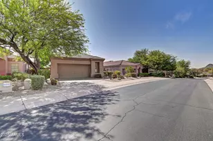 9039 N Broken Bow St, Fountain Hills, AZ 85268 - Photo 9