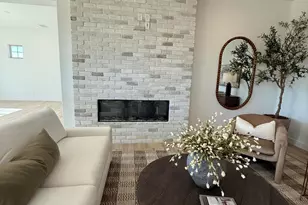 1081 E Peach Tree Dr, Chandler, AZ 85249 - Photo 3