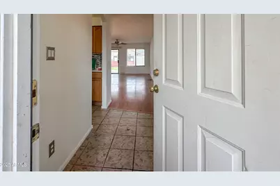 13225 W Port Royale Lane, Surprise, AZ 85379 - Photo 7