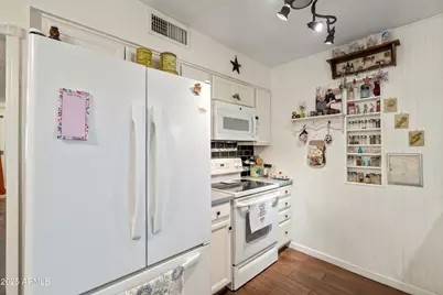 13653 N 111th Avenue, Sun City, AZ 85351 - Photo 11