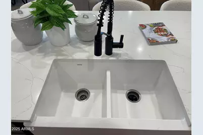 9976 W Cheery Lynn Road, Avondale, AZ 85392 - Photo 5