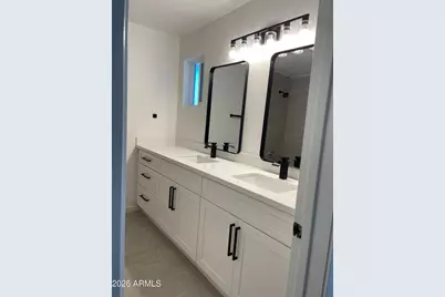 1819 W Morten Avenue, Phoenix, AZ 85021 - Photo 15