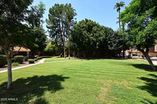 1633 E Lakeside Dr, Gilbert, AZ 85234 - Photo 31