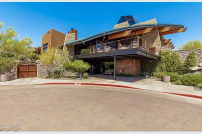 1747 W Straight Arrow Lane, Phoenix, AZ 85085 - Photo 33