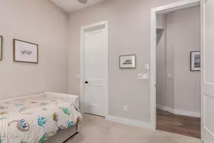 2830 E Crest Ln, Phoenix, AZ 85050 - Photo 25