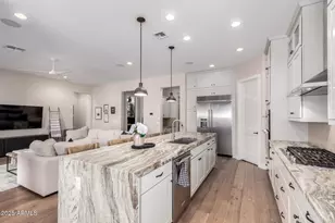 2830 E Crest Ln, Phoenix, AZ 85050 - Photo 9