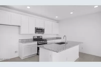 14631 W Sand Hills Road, Surprise, AZ 85387 - Photo 9