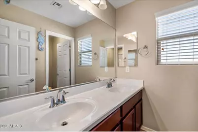 62 W Hackberry Avenue, San Tan Valley, AZ 85140 - Photo 29