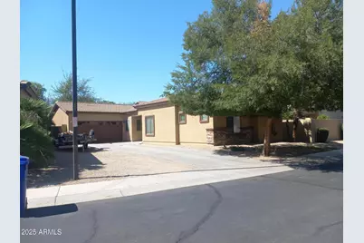 3947 W Roundabout Circle, Chandler, AZ 85226 - Photo 3