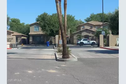 3947 W Roundabout Circle, Chandler, AZ 85226 - Photo 5