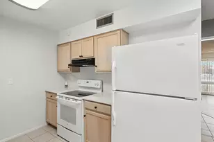 9525 W Cedar Hill Cir, Sun City, AZ 85351 - Photo 9