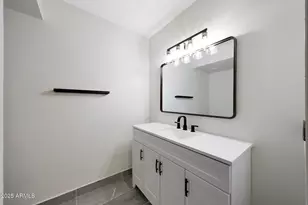 8238 E Keim Dr, Scottsdale, AZ 85250 - Photo 23