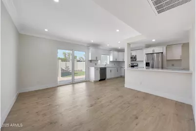 8238 E Keim Drive, Scottsdale, AZ 85250 - Photo 5