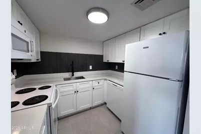 2690 N 43rd Avenue #Apt C, Phoenix, AZ 85009 - Photo 7
