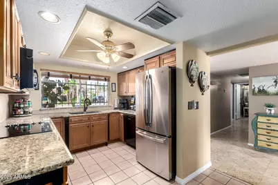 815 E Coral Gables Drive, Phoenix, AZ 85022 - Photo 17