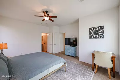 8186 W Colcord Canyon Road, Phoenix, AZ 85043 - Photo 15