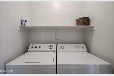 8186 W Colcord Canyon Road, Phoenix, AZ 85043 - Photo 9