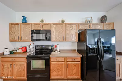 8186 W Colcord Canyon Road, Phoenix, AZ 85043 - Photo 7