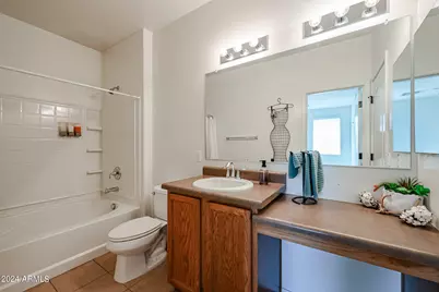 8186 W Colcord Canyon Road, Phoenix, AZ 85043 - Photo 17