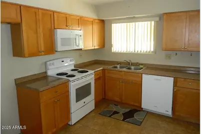 10916 W Peoria Avenue, Sun City, AZ 85351 - Photo 3