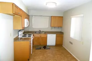 10916 W Peoria Ave, Sun City, AZ 85351 - Photo 9