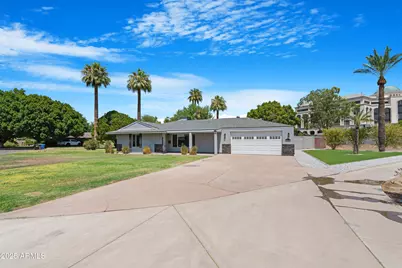 3001 N 43rd Place, Phoenix, AZ 85018 - Photo 3