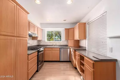 10908 W Peoria Avenue, Sun City, AZ 85351 - Photo 9